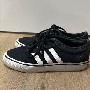Adidas Seeley Sneakers, youth size 4.5. Also fits women size 6